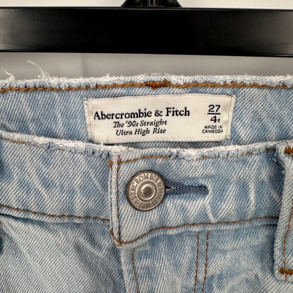 ABERCROMBIE & FITCH The 90's Straight Ultra High Rise Distressed Jean //. 4 - Picture 5 of 8